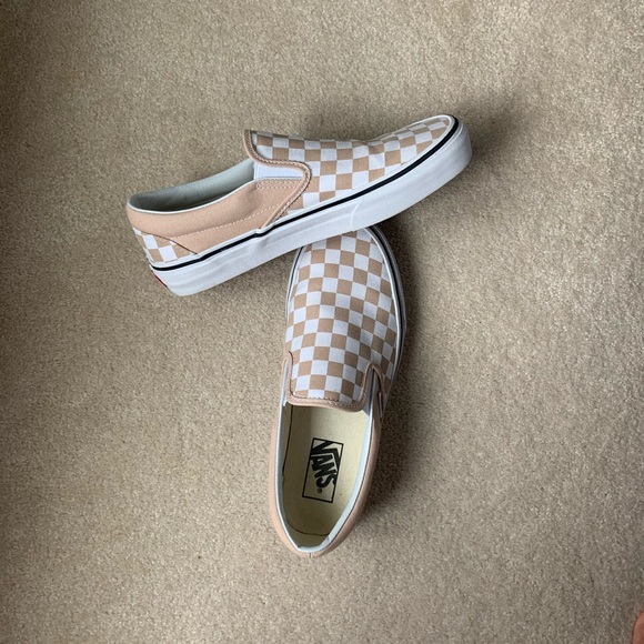 tan and white checkered vans